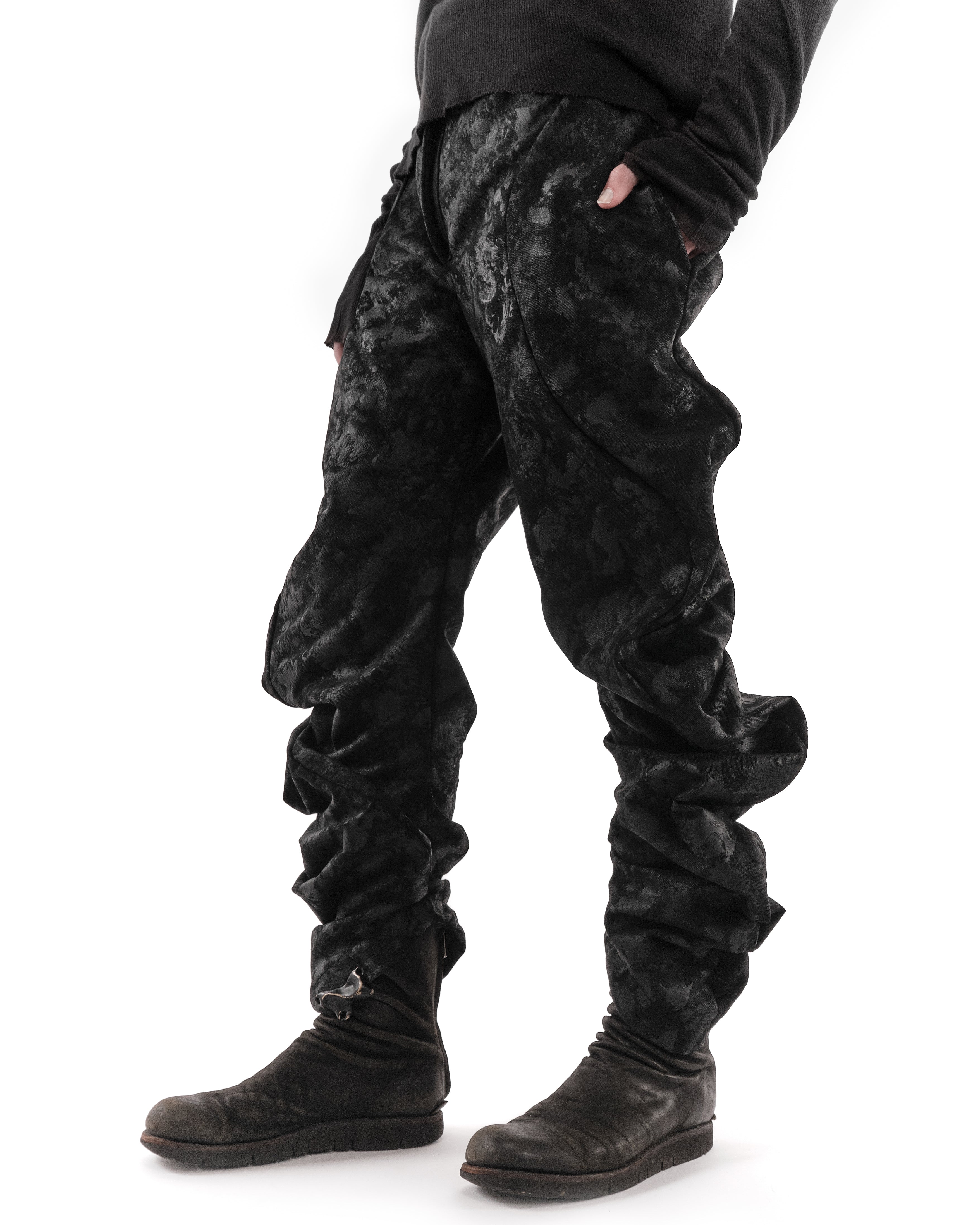 BLACK REVERSIBLE BUBBLE JEANS