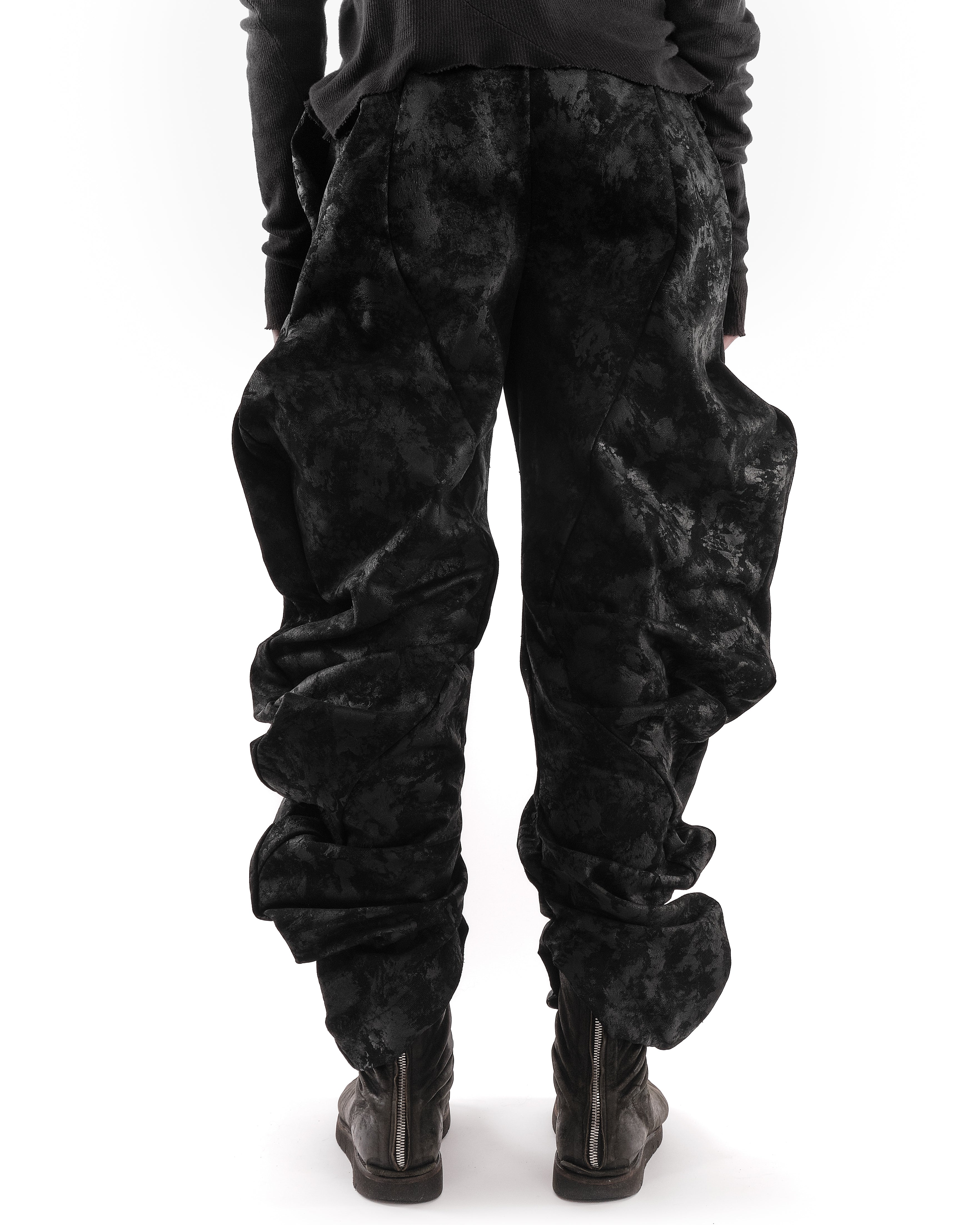 BLACK REVERSIBLE BUBBLE JEANS