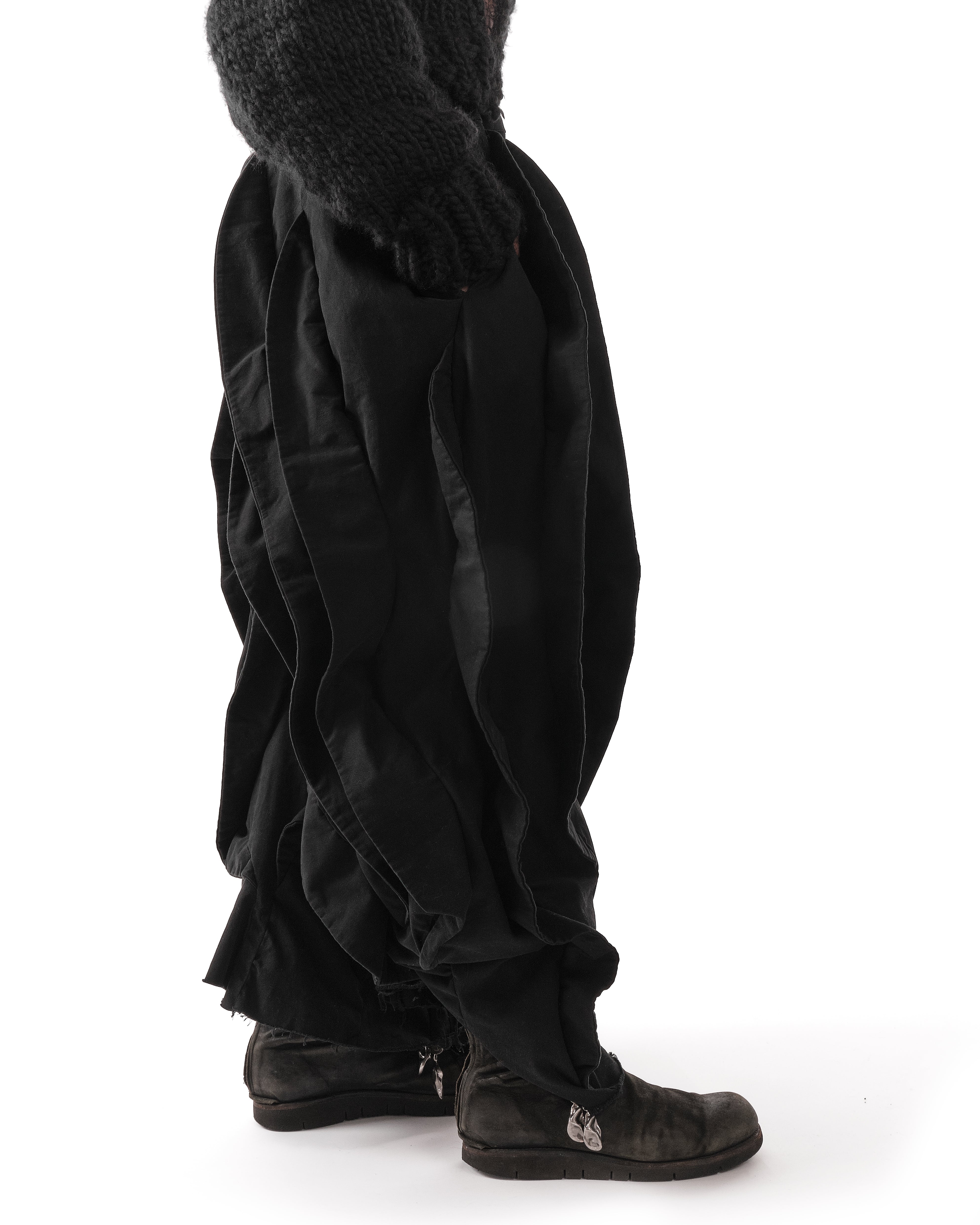 BLACK METAMORPHIC POST HUMAN PANTS