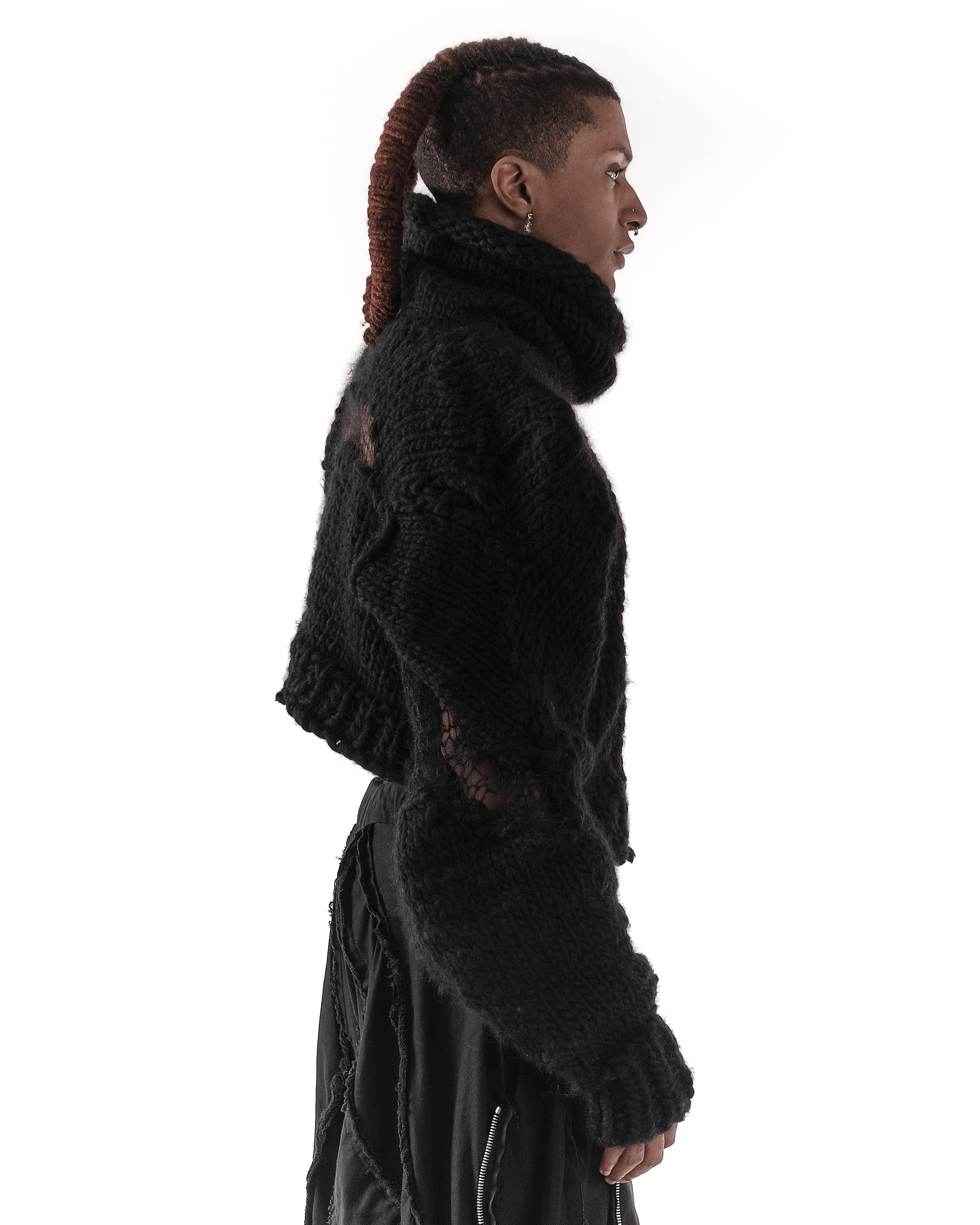 CROPPED BLACK PLEXUS KNIT SWEATER