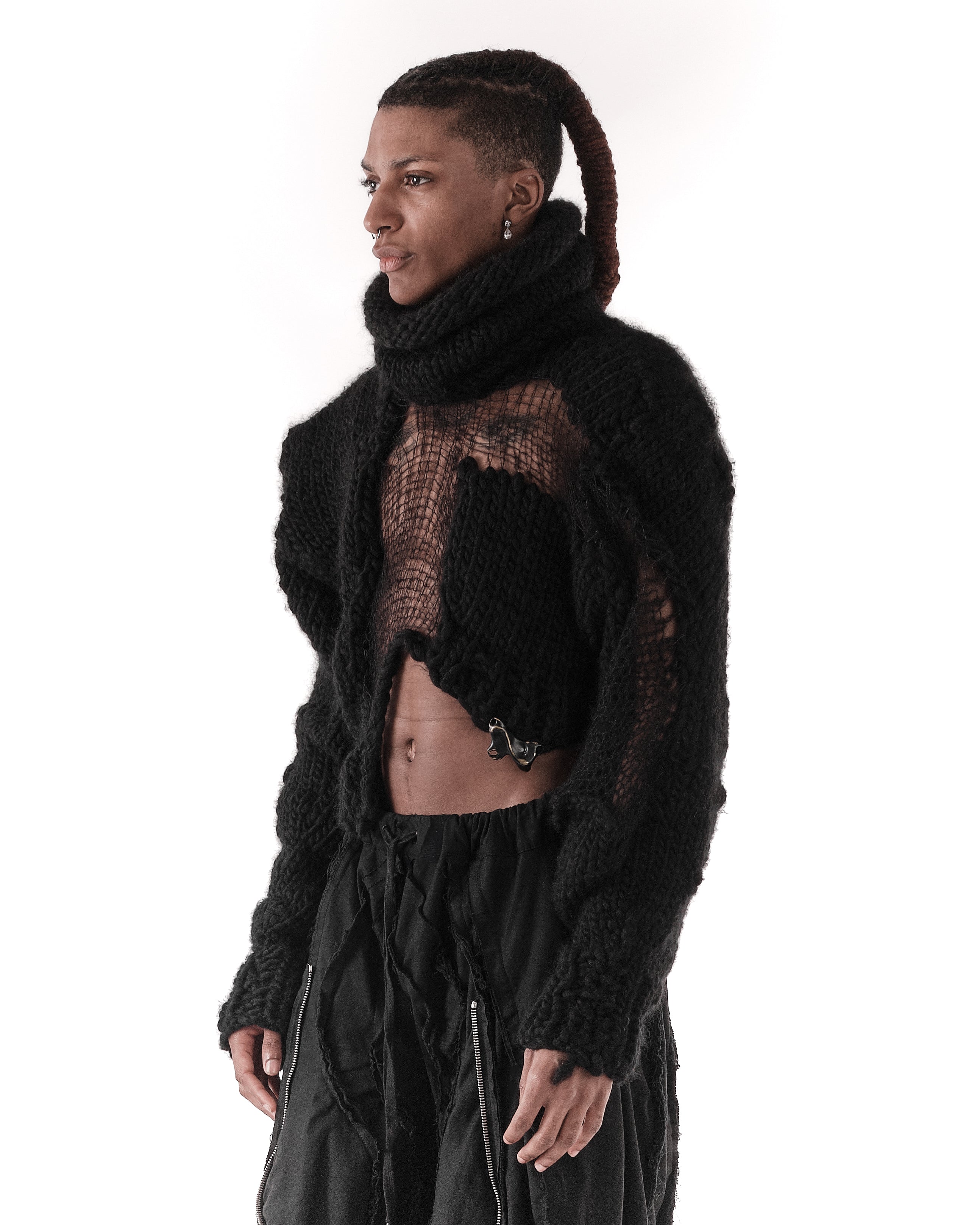 CROPPED BLACK PLEXUS KNIT SWEATER