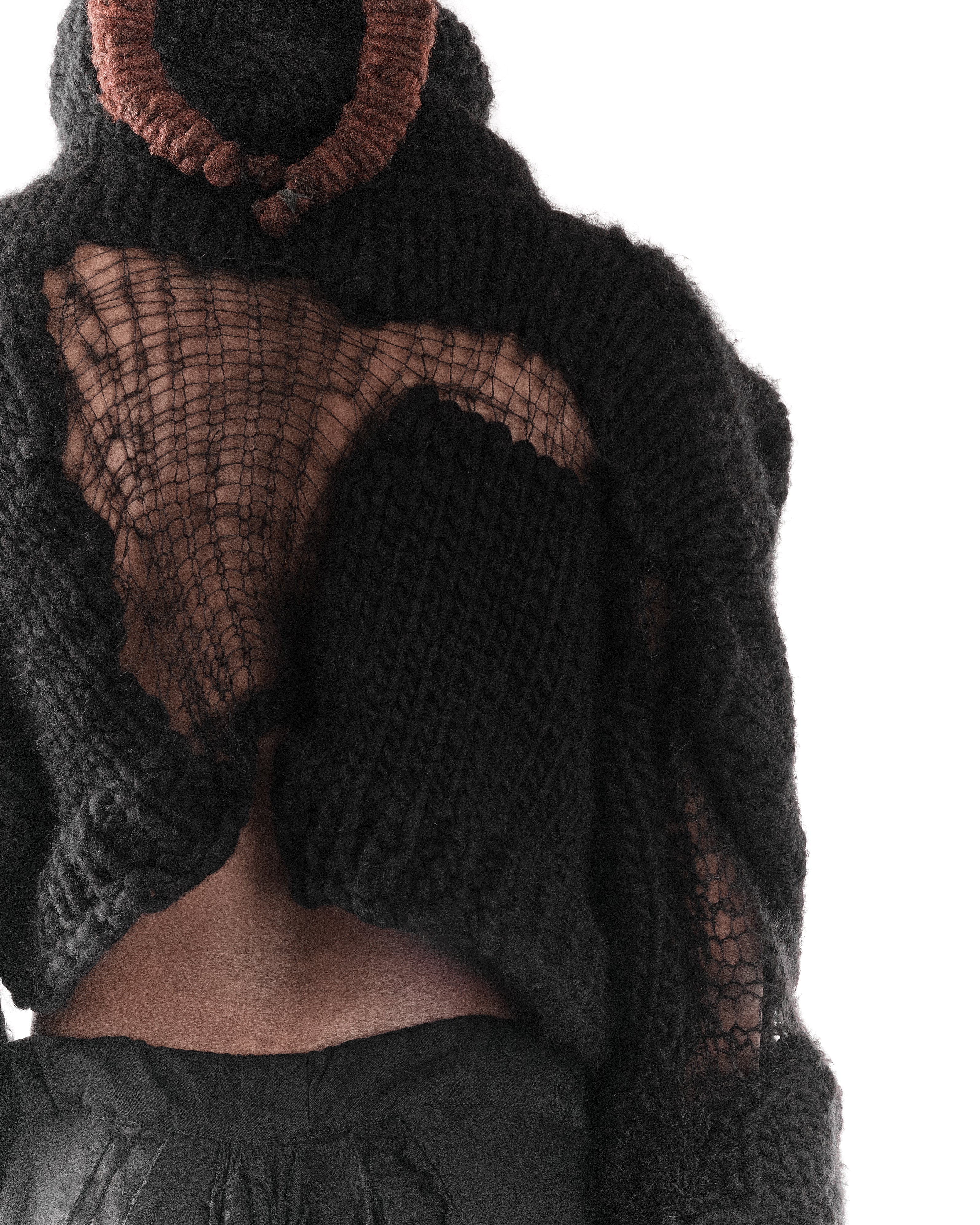 CROPPED BLACK PLEXUS KNIT SWEATER