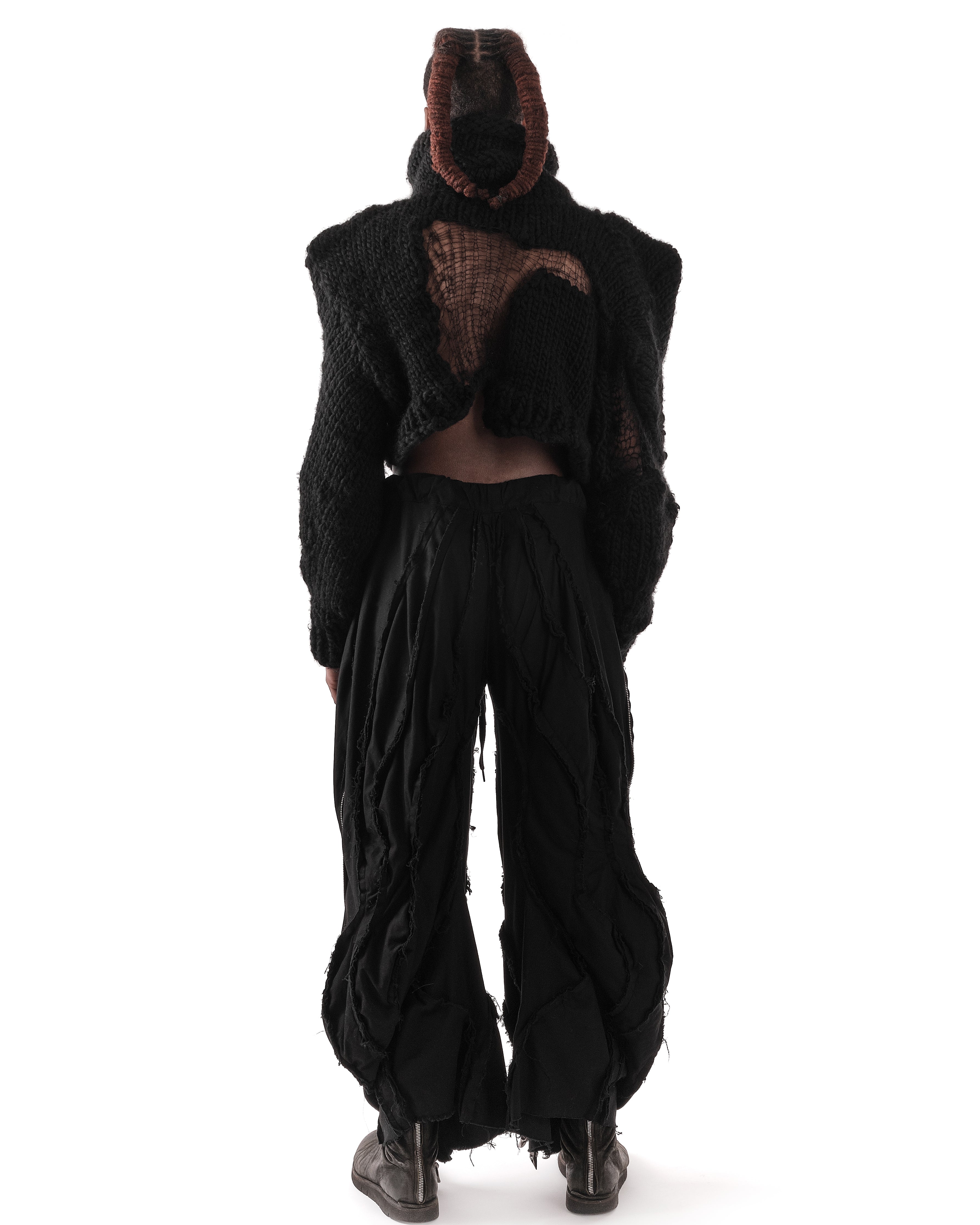 CROPPED BLACK PLEXUS KNIT SWEATER