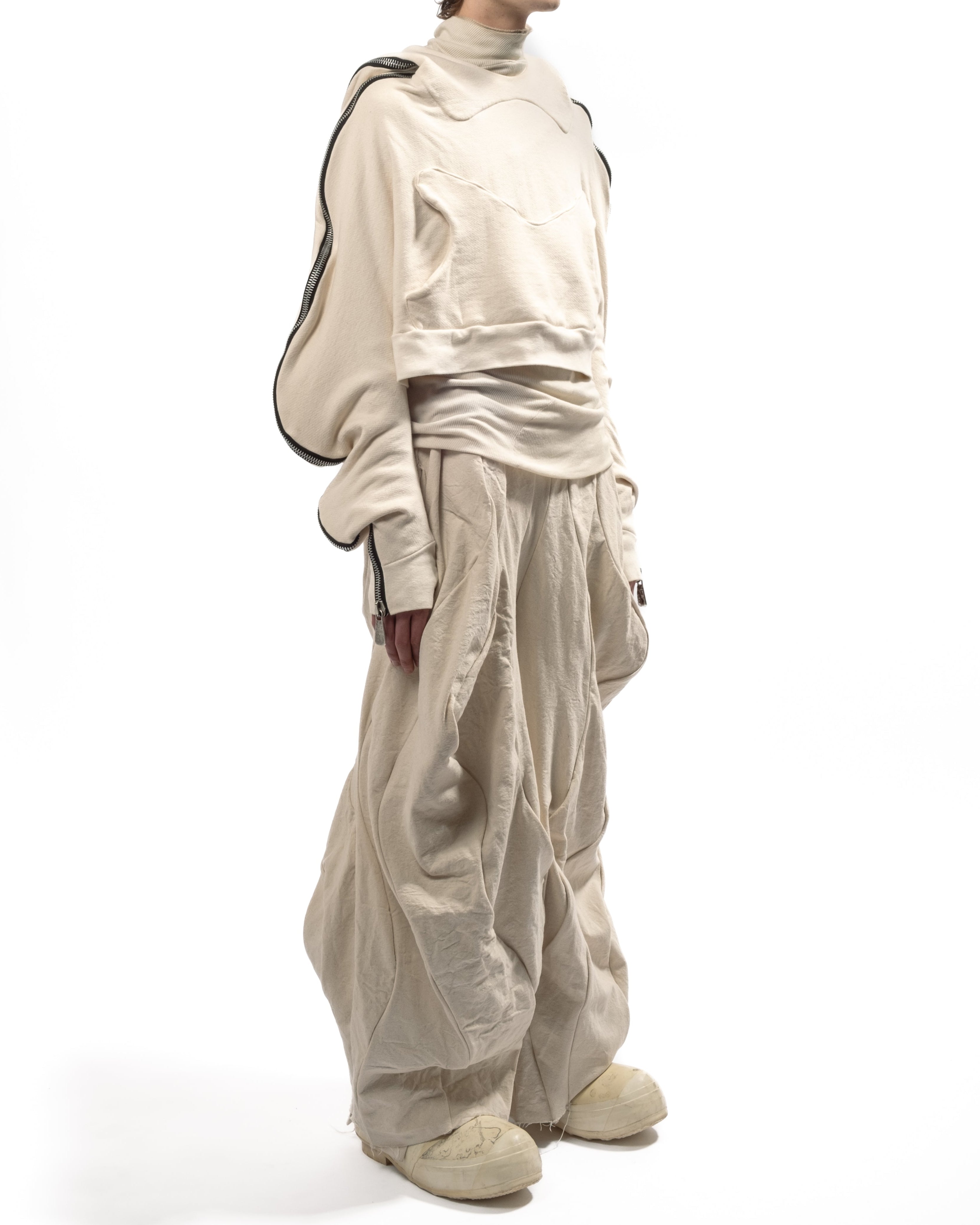 CROPPED UNDYED METAMORPHIC BUBBLE HOODIE