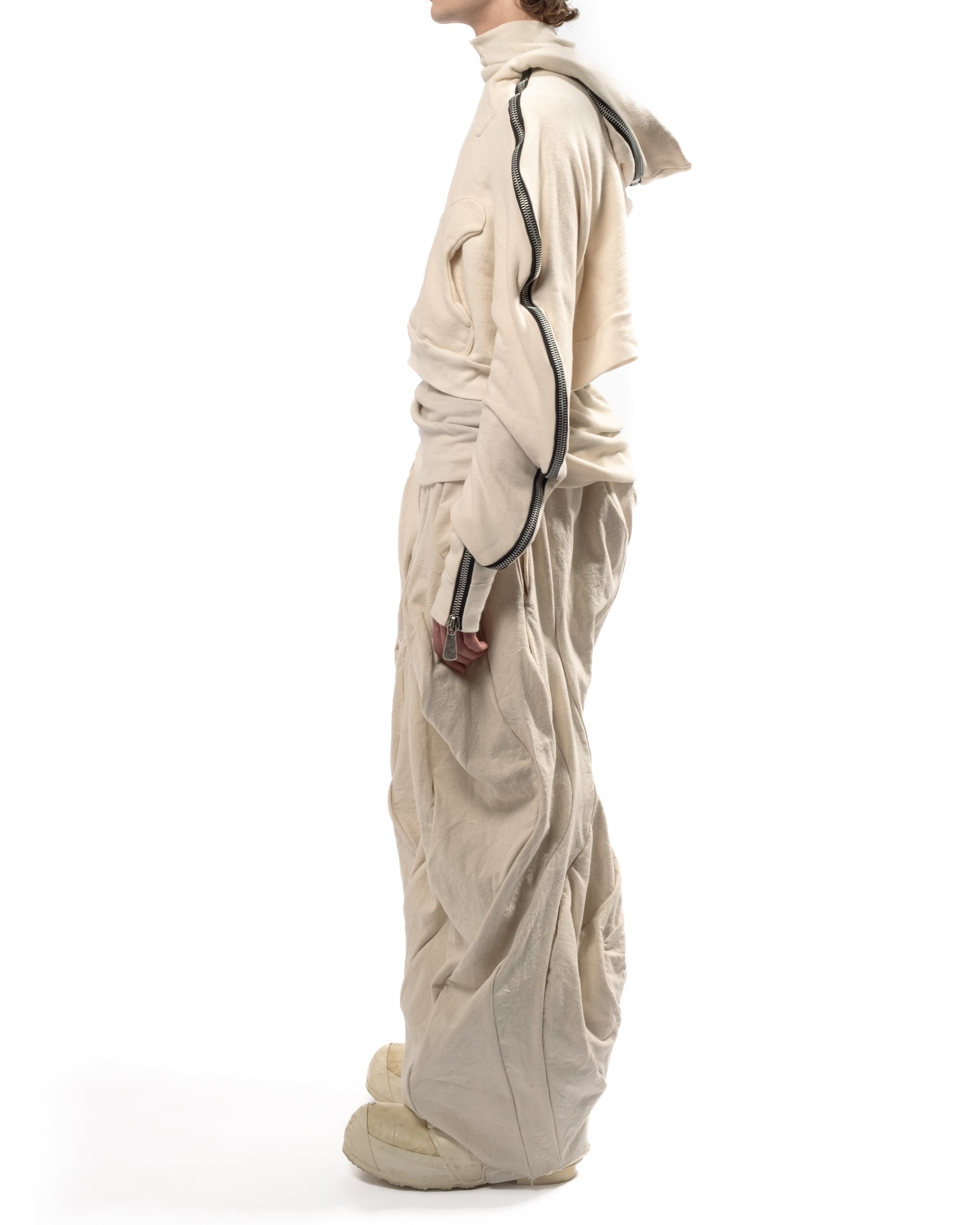 CROPPED UNDYED METAMORPHIC BUBBLE HOODIE