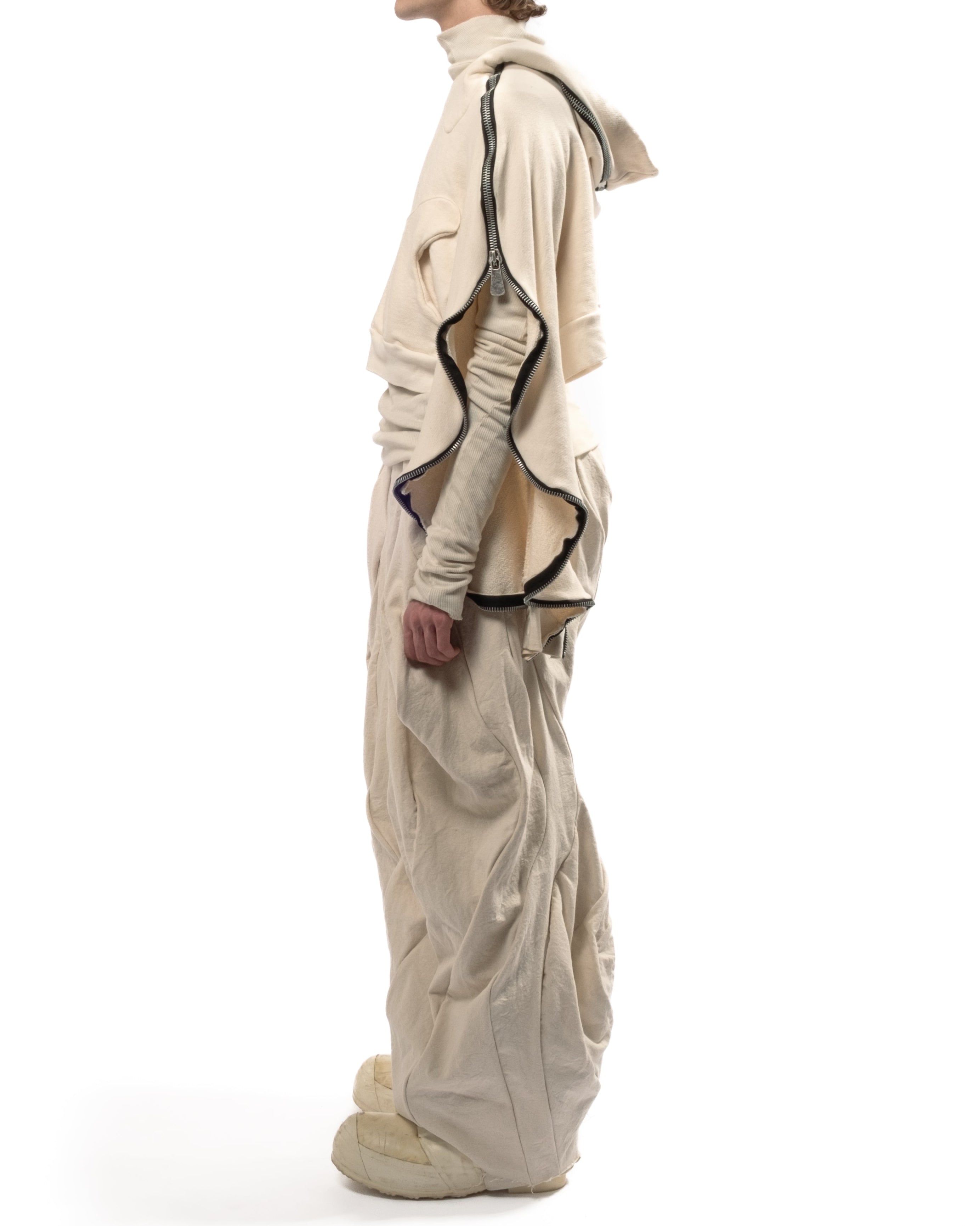 CROPPED UNDYED METAMORPHIC BUBBLE HOODIE