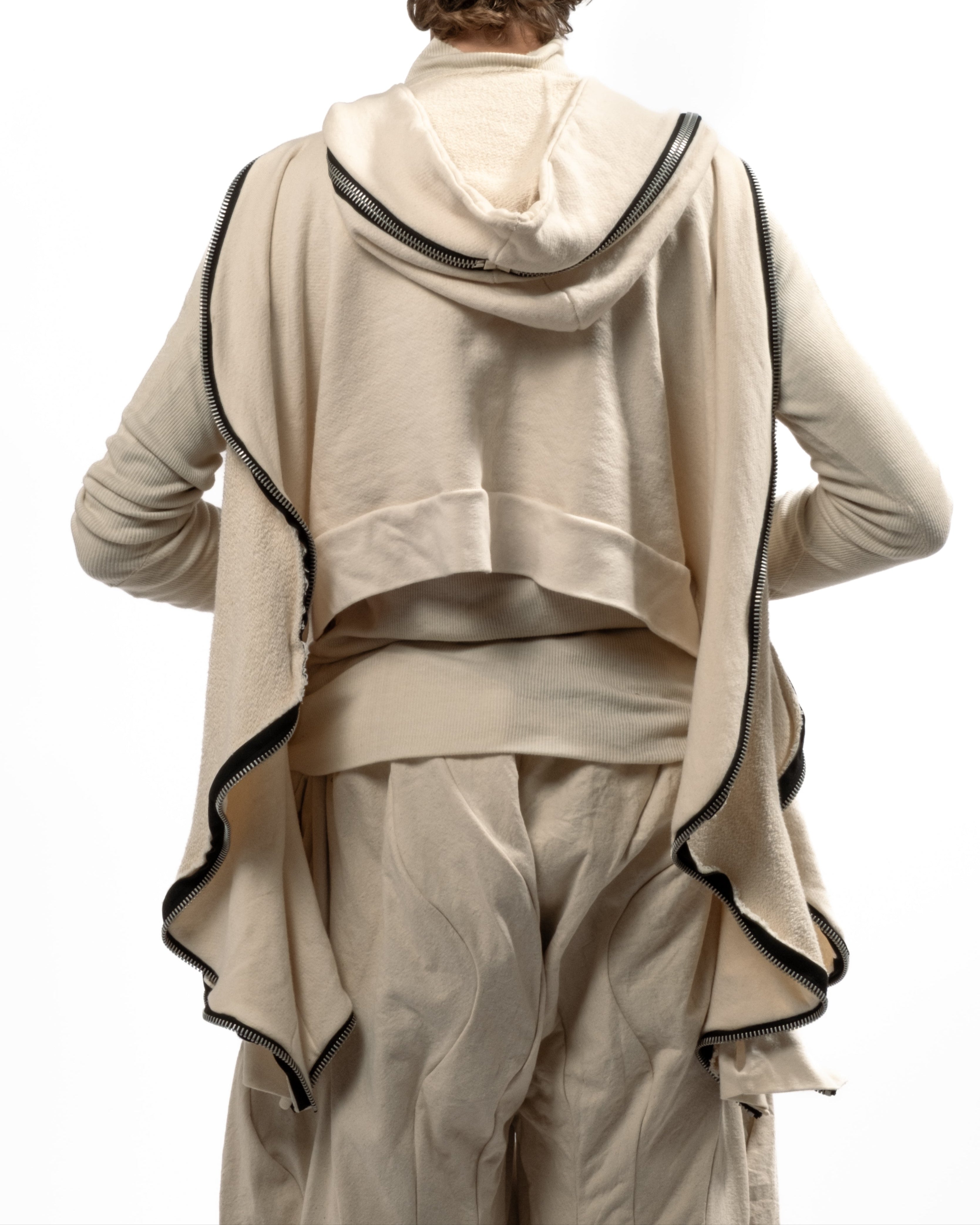 CROPPED UNDYED METAMORPHIC BUBBLE HOODIE