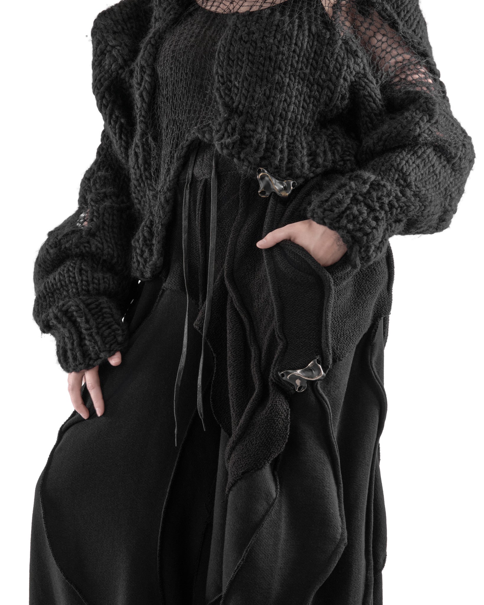 BLACK REVERSIBLE ANTHURIUM PANTS