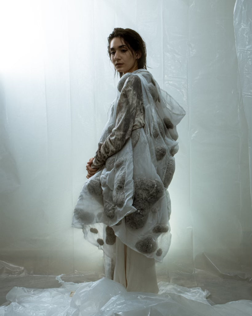 SAMPLE COAGULATED SILK PUFFER GREY