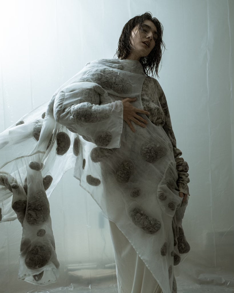 SAMPLE COAGULATED SILK PUFFER GREY