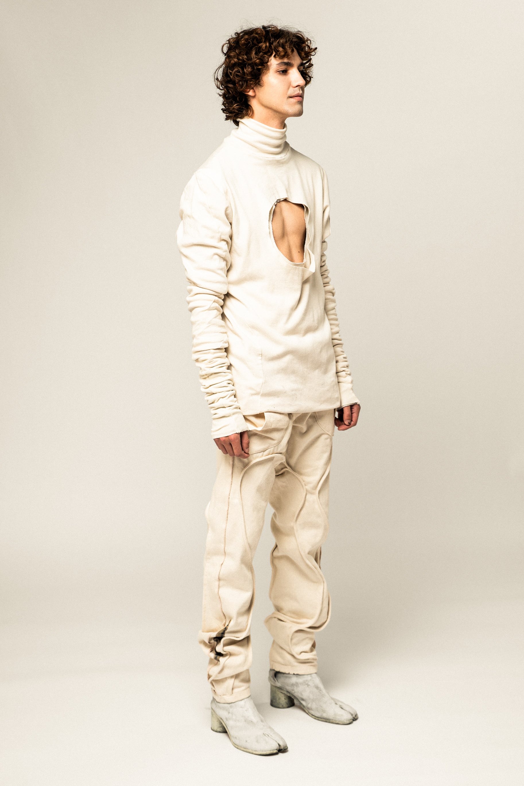 SAMPLE REVERSIBLE BLUE ORGANIC SEAMED DOUBLE LAYER 3 ARMHOLE TURTLENECK