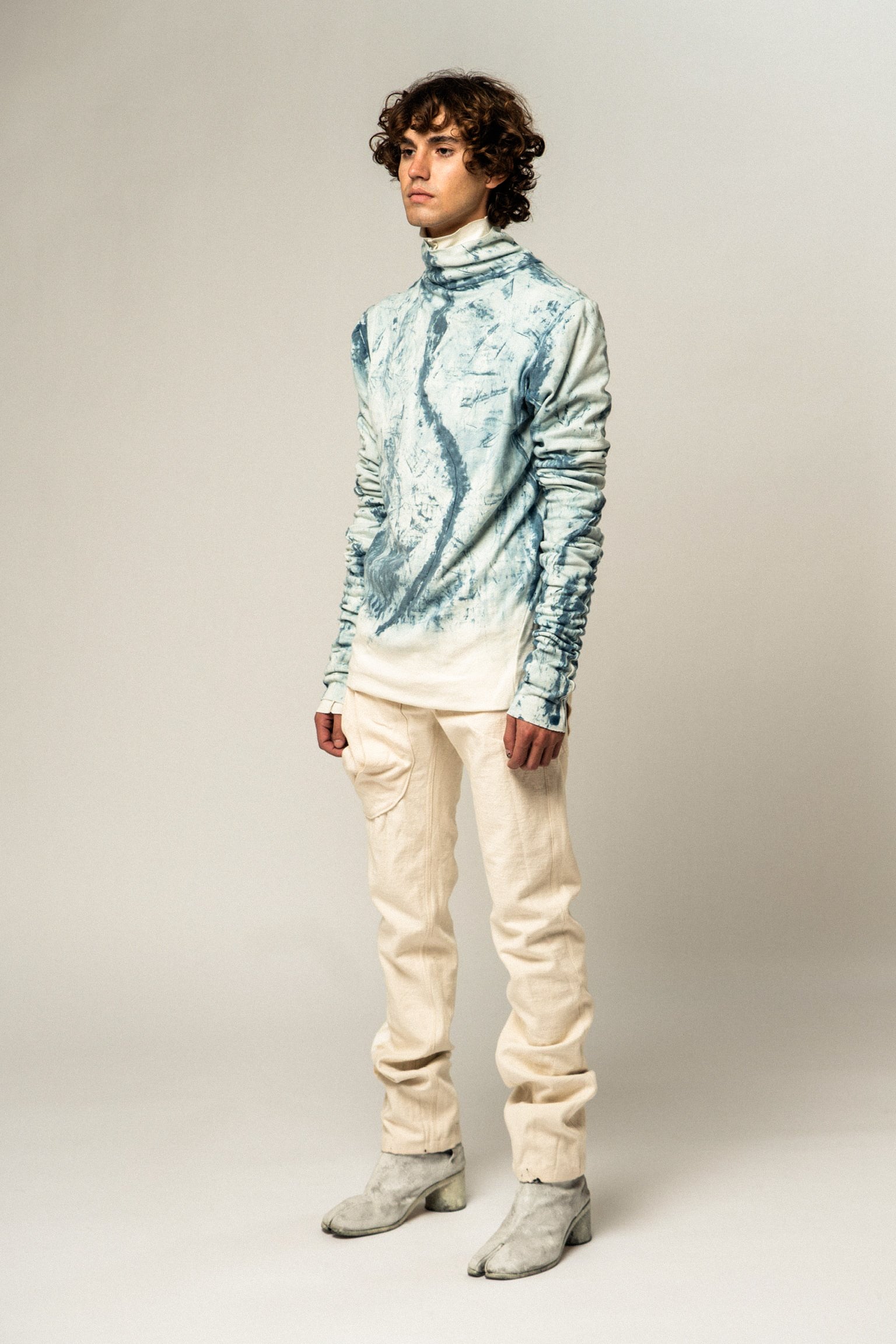 SAMPLE REVERSIBLE BLUE ORGANIC SEAMED DOUBLE LAYER 3 ARMHOLE TURTLENECK