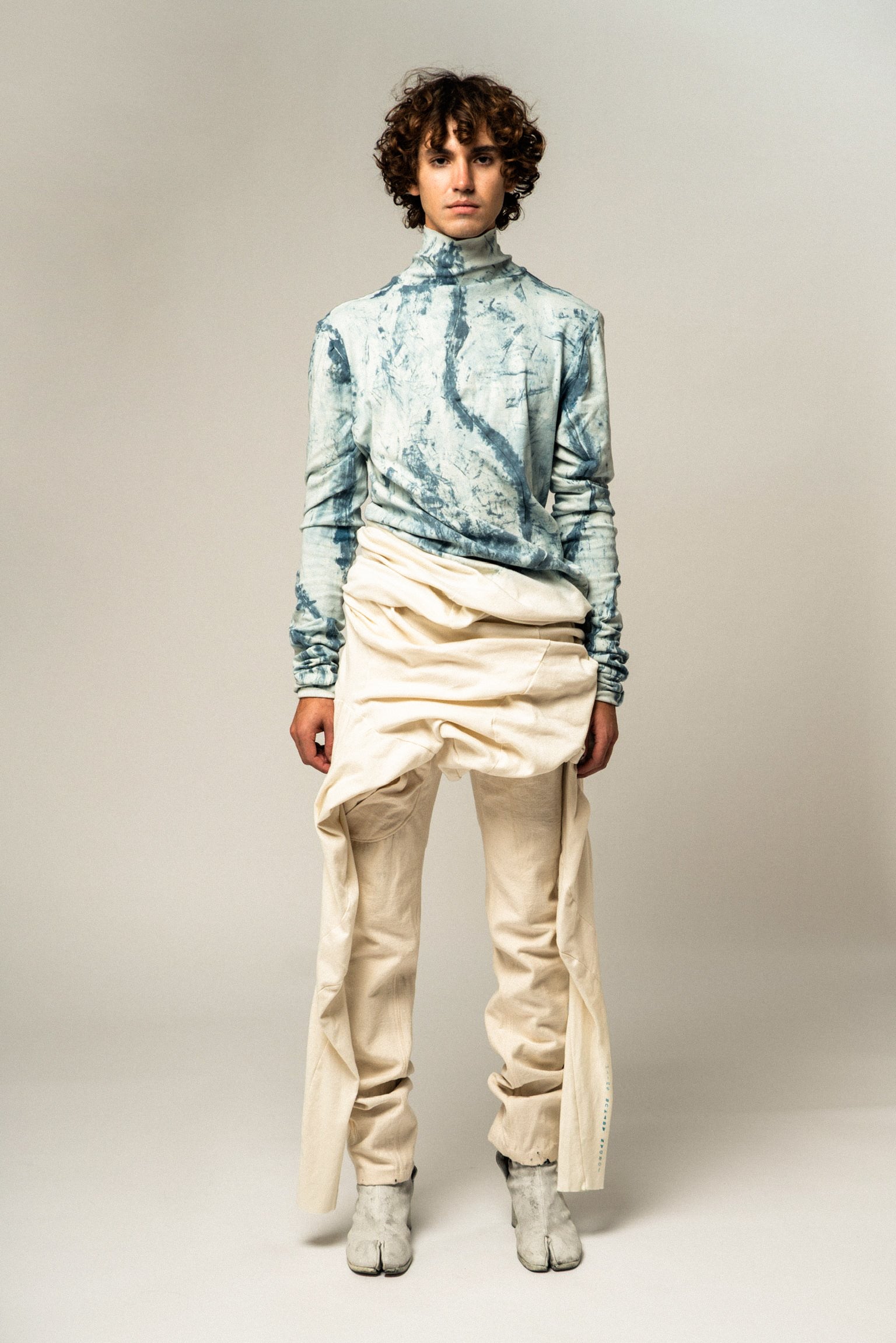 SAMPLE REVERSIBLE BLUE ORGANIC SEAMED DOUBLE LAYER 3 ARMHOLE TURTLENECK