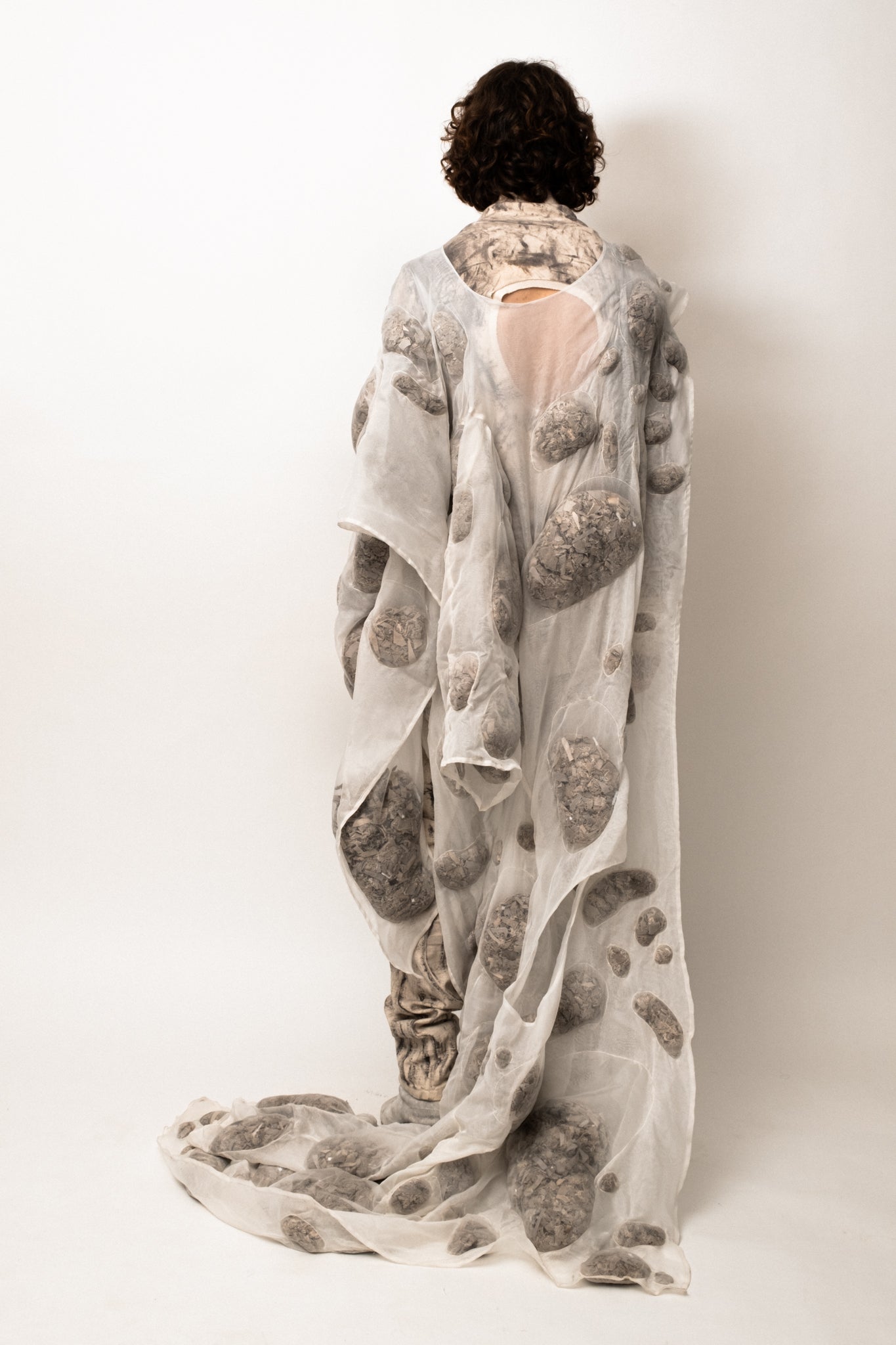 SAMPLE COAGULATED SILK PUFFER GREY