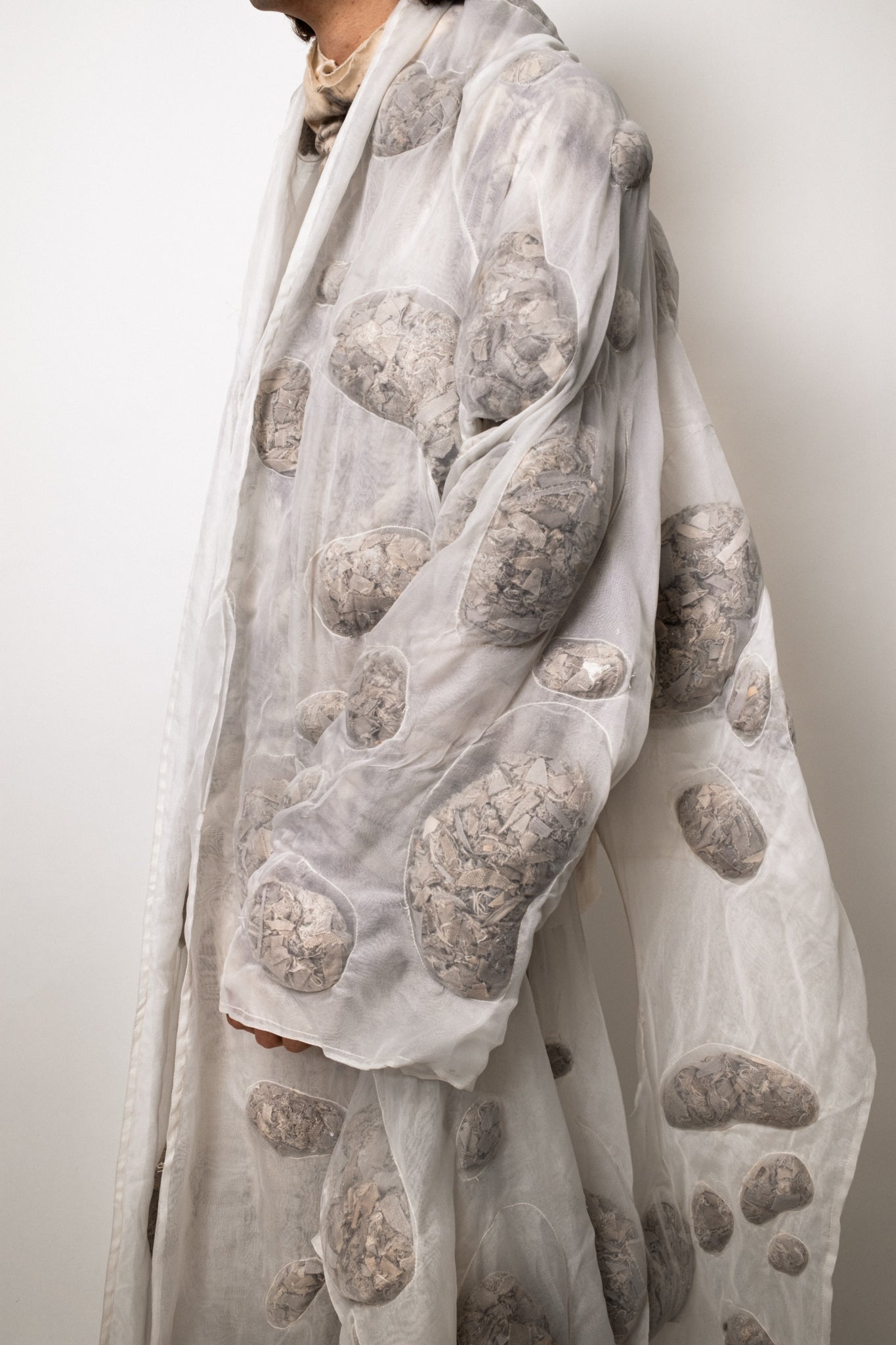 SAMPLE COAGULATED SILK PUFFER GREY