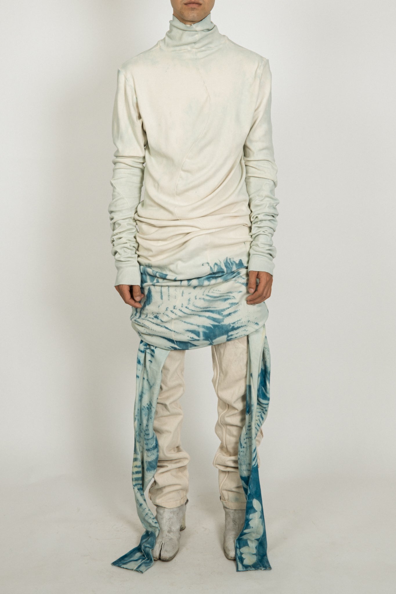 SAMPLE 1 OF 1 BOTANICAL IMPRINT REVERSIBLE 3 ARM HOLE TURTLENECK