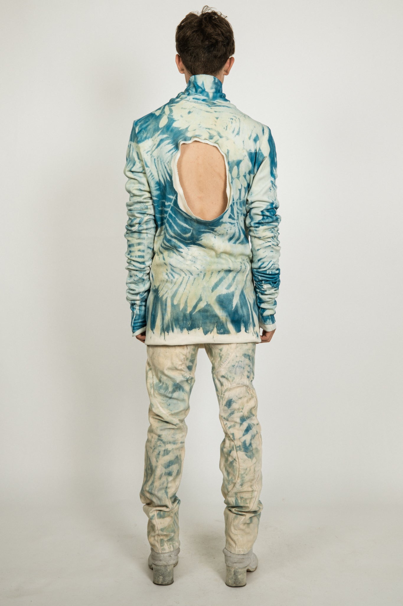 SAMPLE 1 OF 1 BOTANICAL IMPRINT REVERSIBLE 3 ARM HOLE TURTLENECK