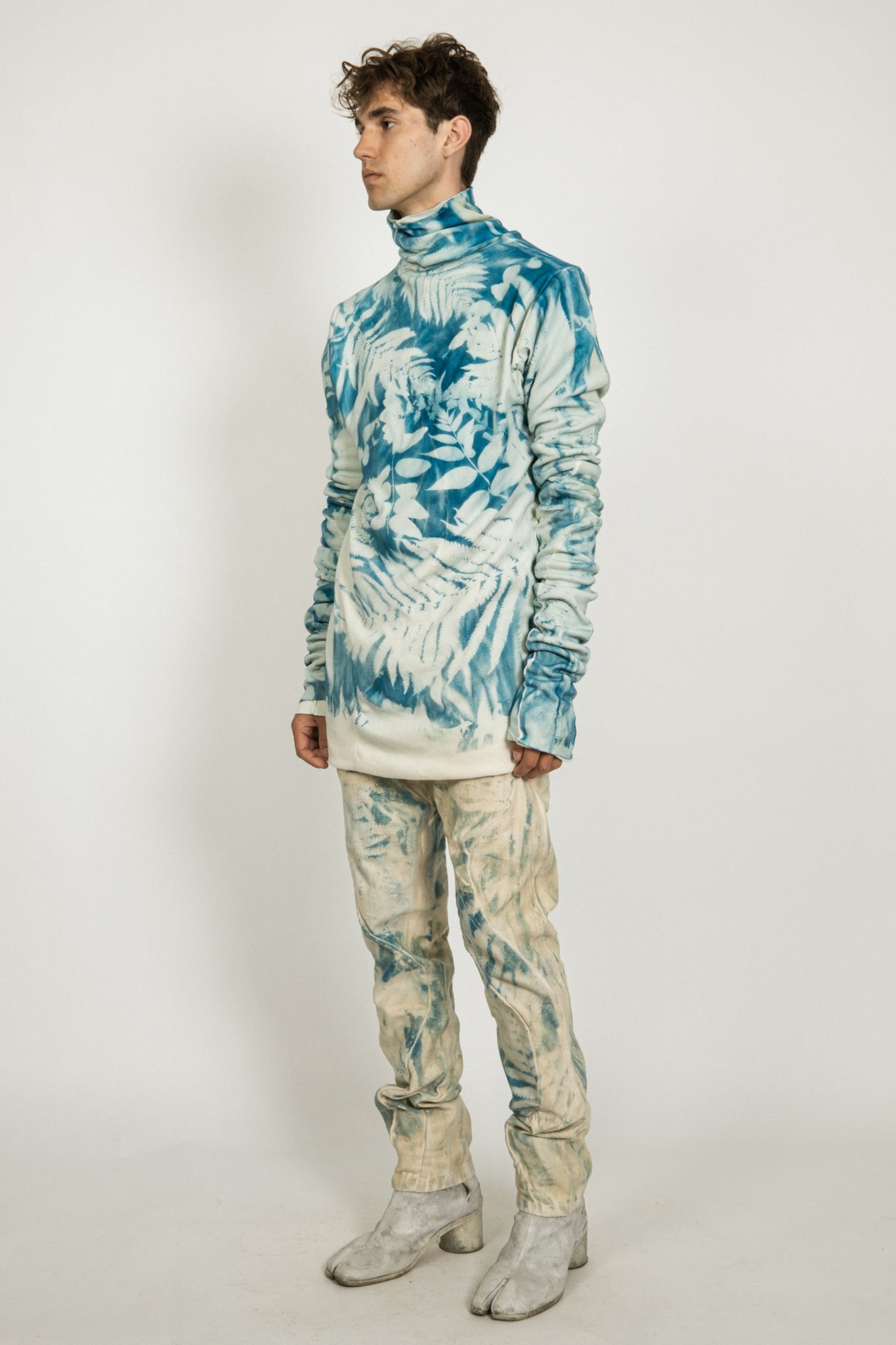 SAMPLE 1 OF 1 BOTANICAL IMPRINT REVERSIBLE 3 ARM HOLE TURTLENECK