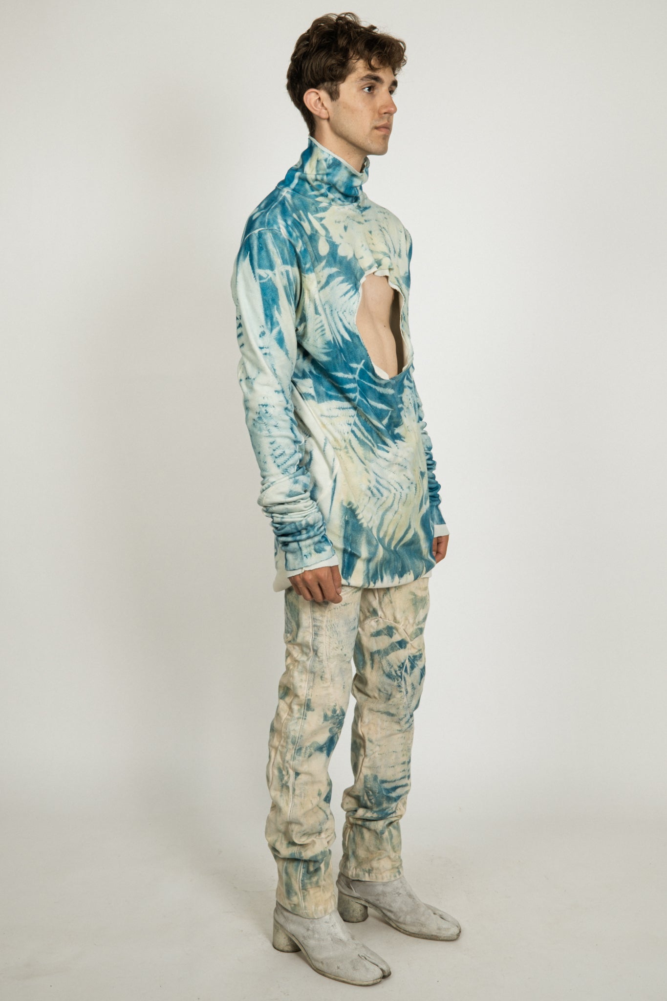 SAMPLE 1 OF 1 BOTANICAL IMPRINT REVERSIBLE 3 ARM HOLE TURTLENECK