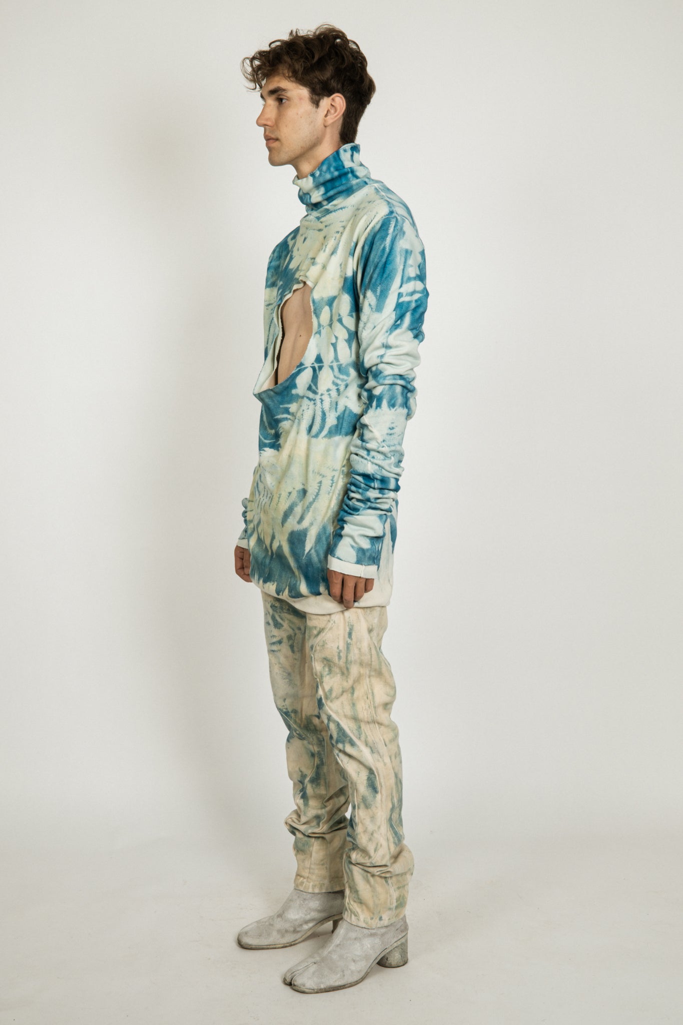 SAMPLE 1 OF 1 BOTANICAL IMPRINT REVERSIBLE 3 ARM HOLE TURTLENECK