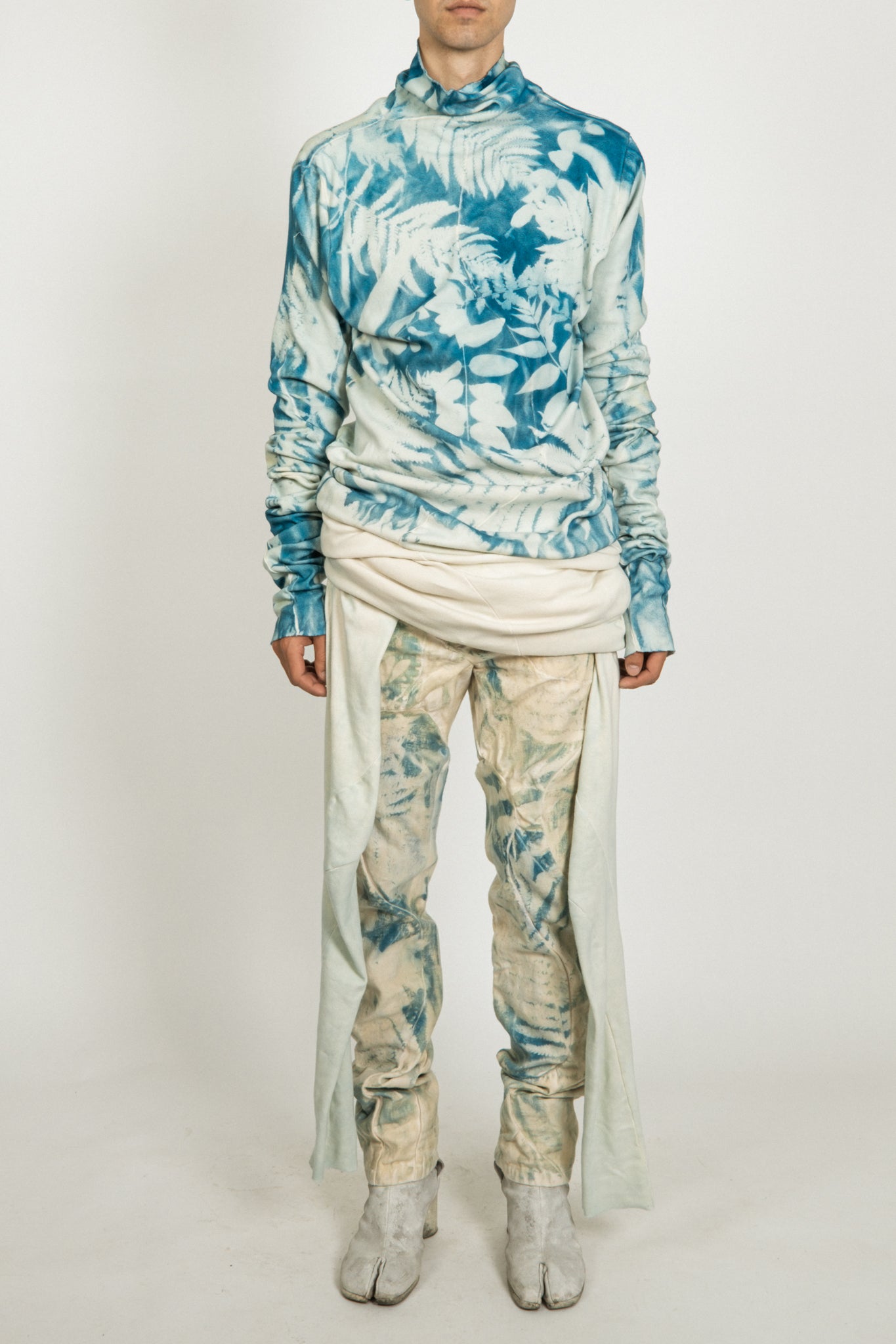 SAMPLE 1 OF 1 BOTANICAL IMPRINT REVERSIBLE 3 ARM HOLE TURTLENECK