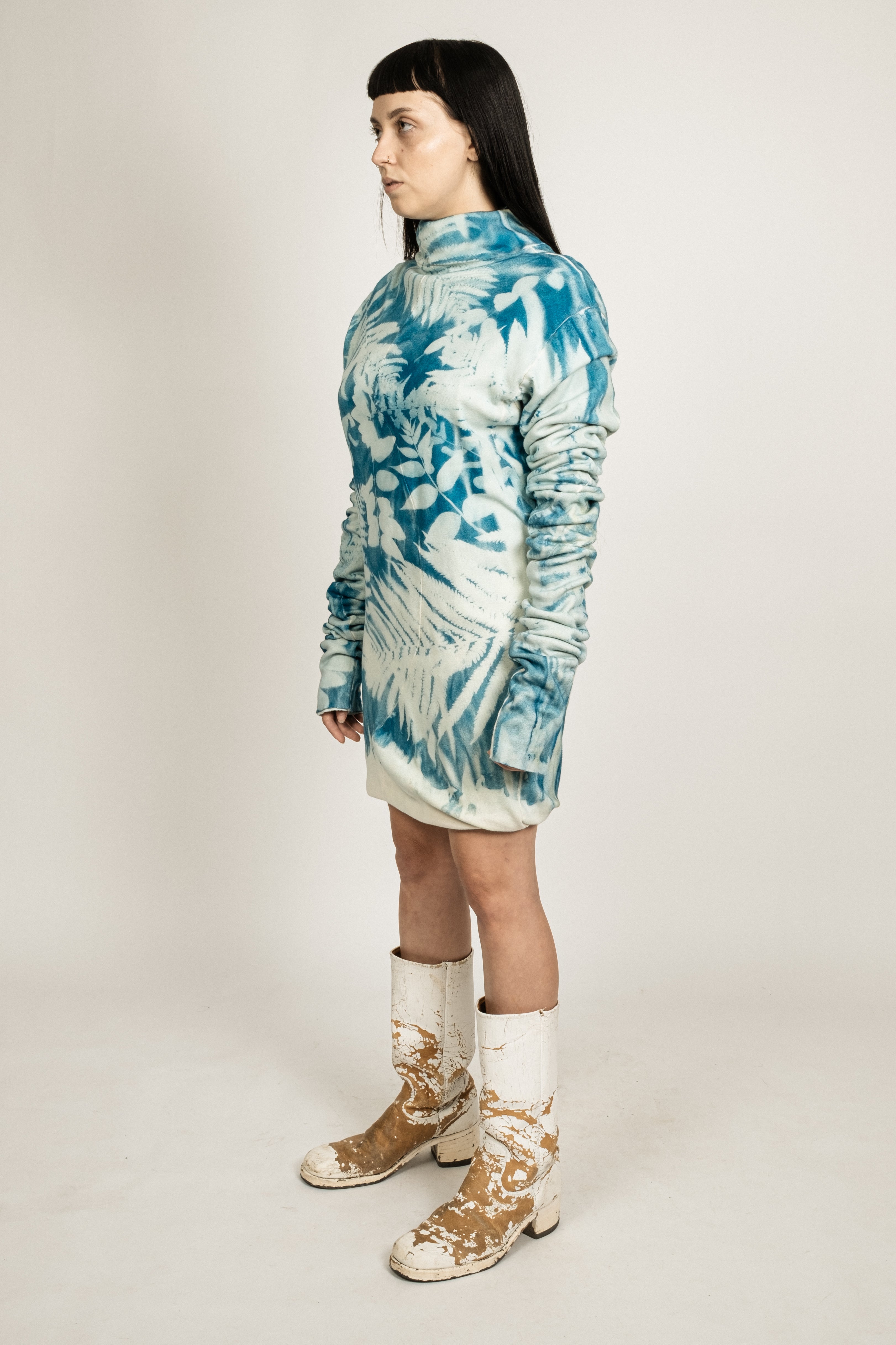 SAMPLE 1 OF 1 BOTANICAL IMPRINT REVERSIBLE 3 ARM HOLE TURTLENECK