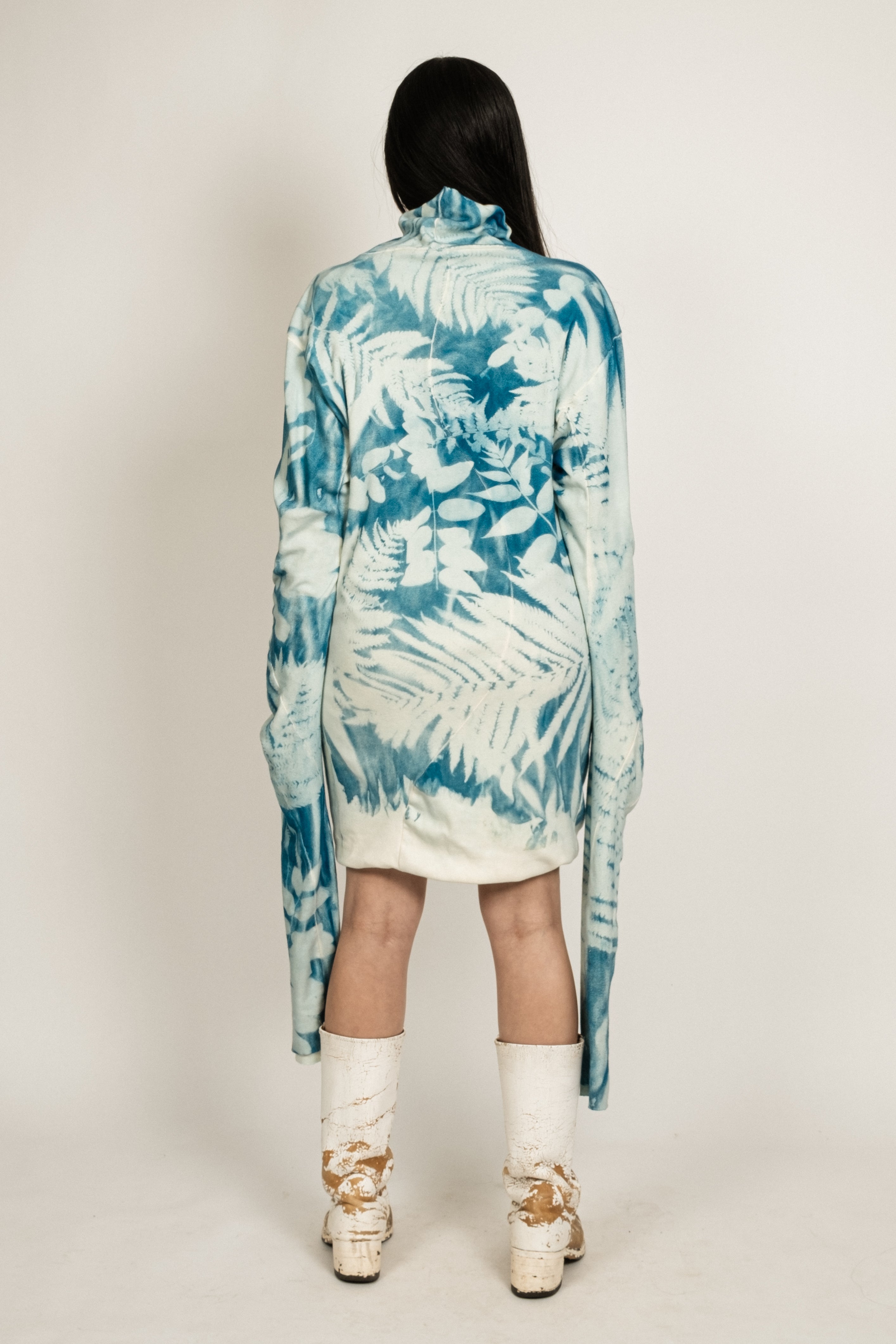 SAMPLE 1 OF 1 BOTANICAL IMPRINT REVERSIBLE 3 ARM HOLE TURTLENECK