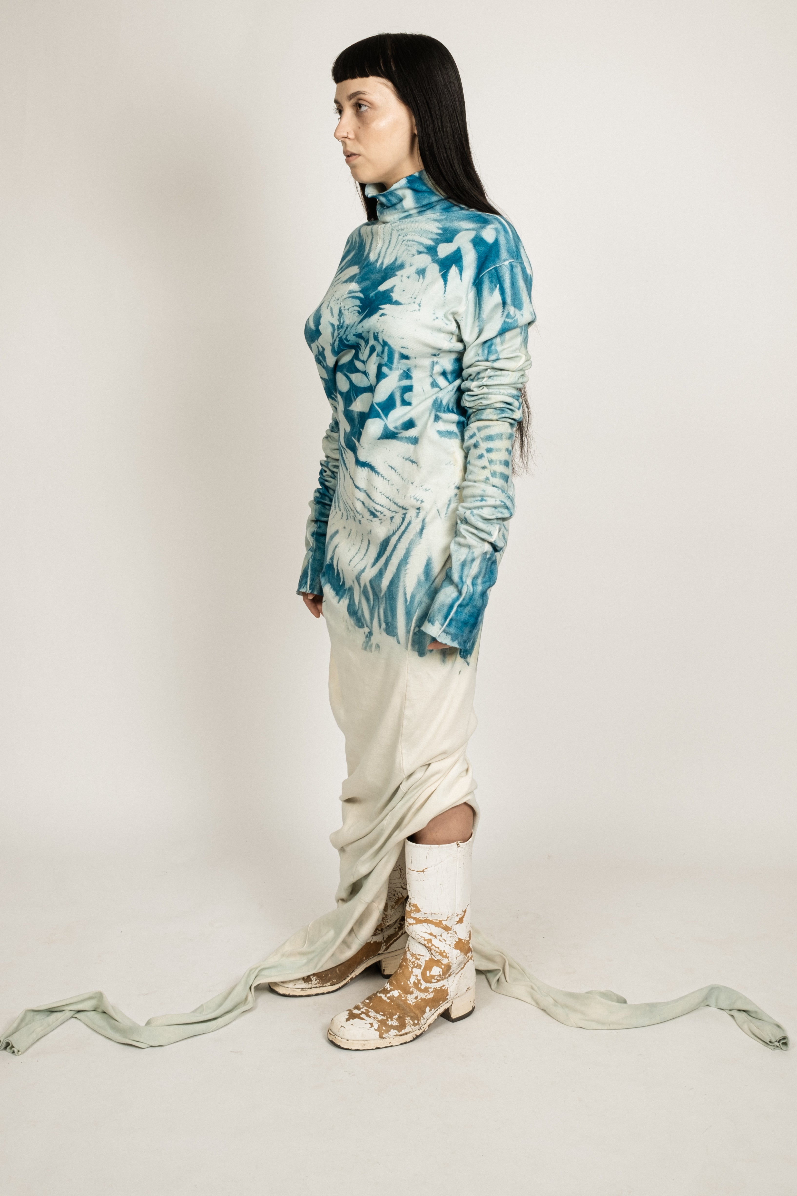 SAMPLE 1 OF 1 BOTANICAL IMPRINT REVERSIBLE 3 ARM HOLE TURTLENECK