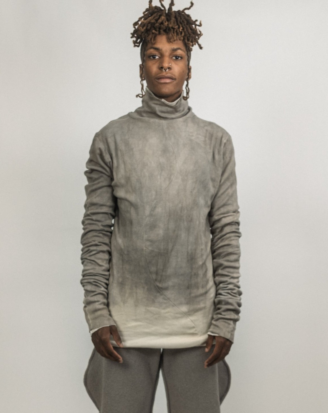 JORDAN ARTHUR SMITH GREY DIP DYED REVERSIBLE TURTLENECK