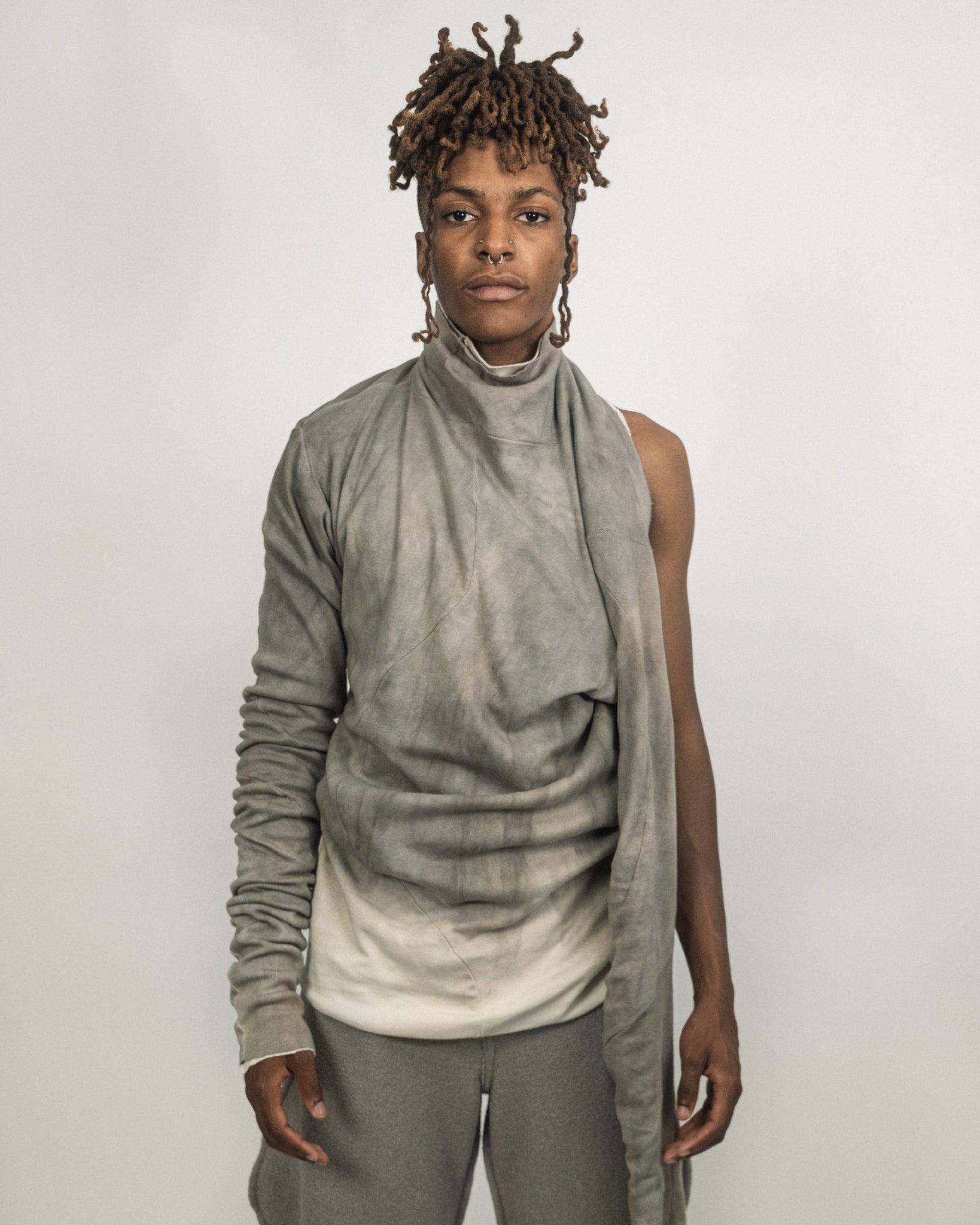 JORDAN ARTHUR SMITH GREY DIP DYED REVERSIBLE TURTLENECK