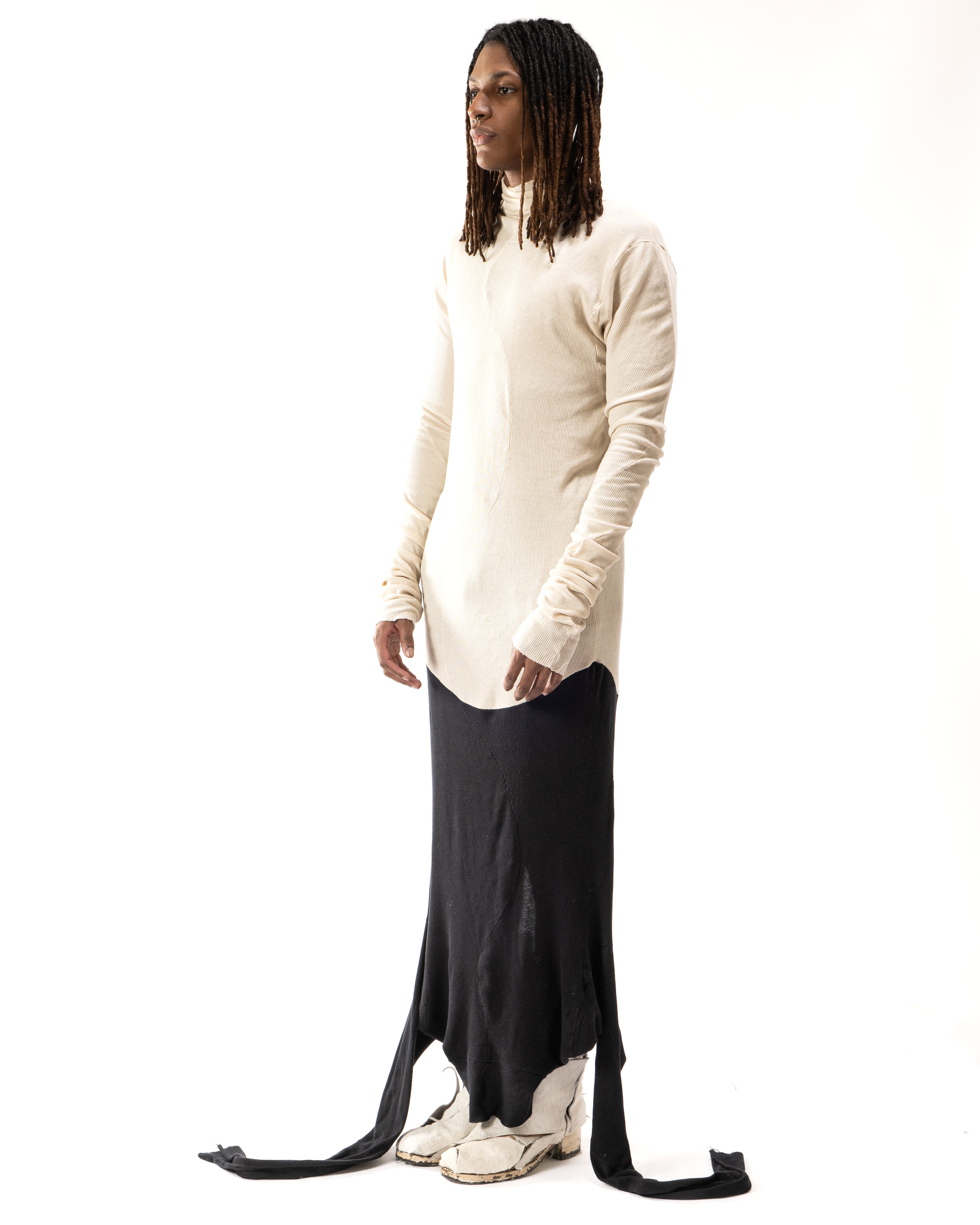 BLACK REVERSIBLE SPLIT TURTLENECK