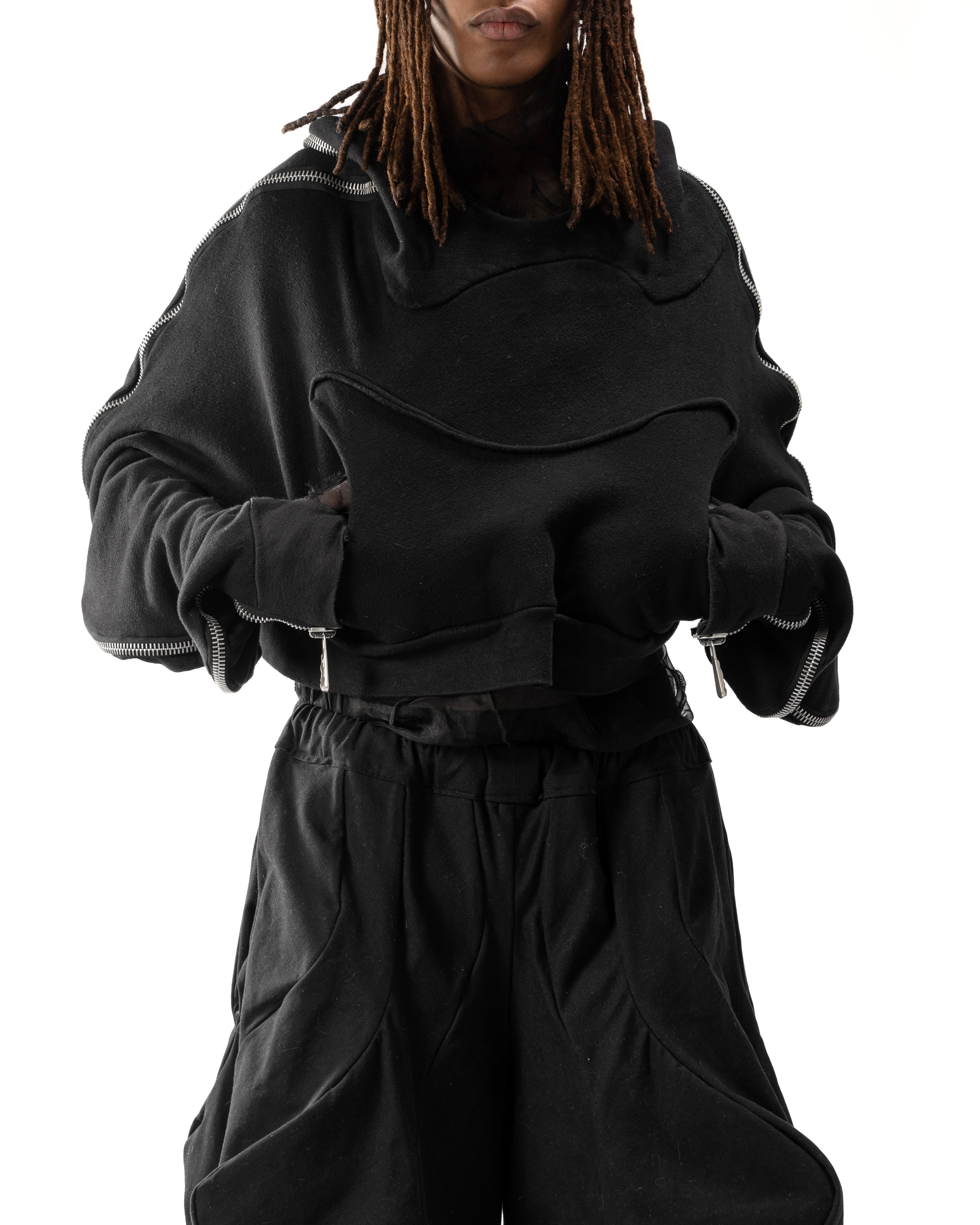 CROPPED BLACK METAMORPHIC  BUBBLE HOODIE