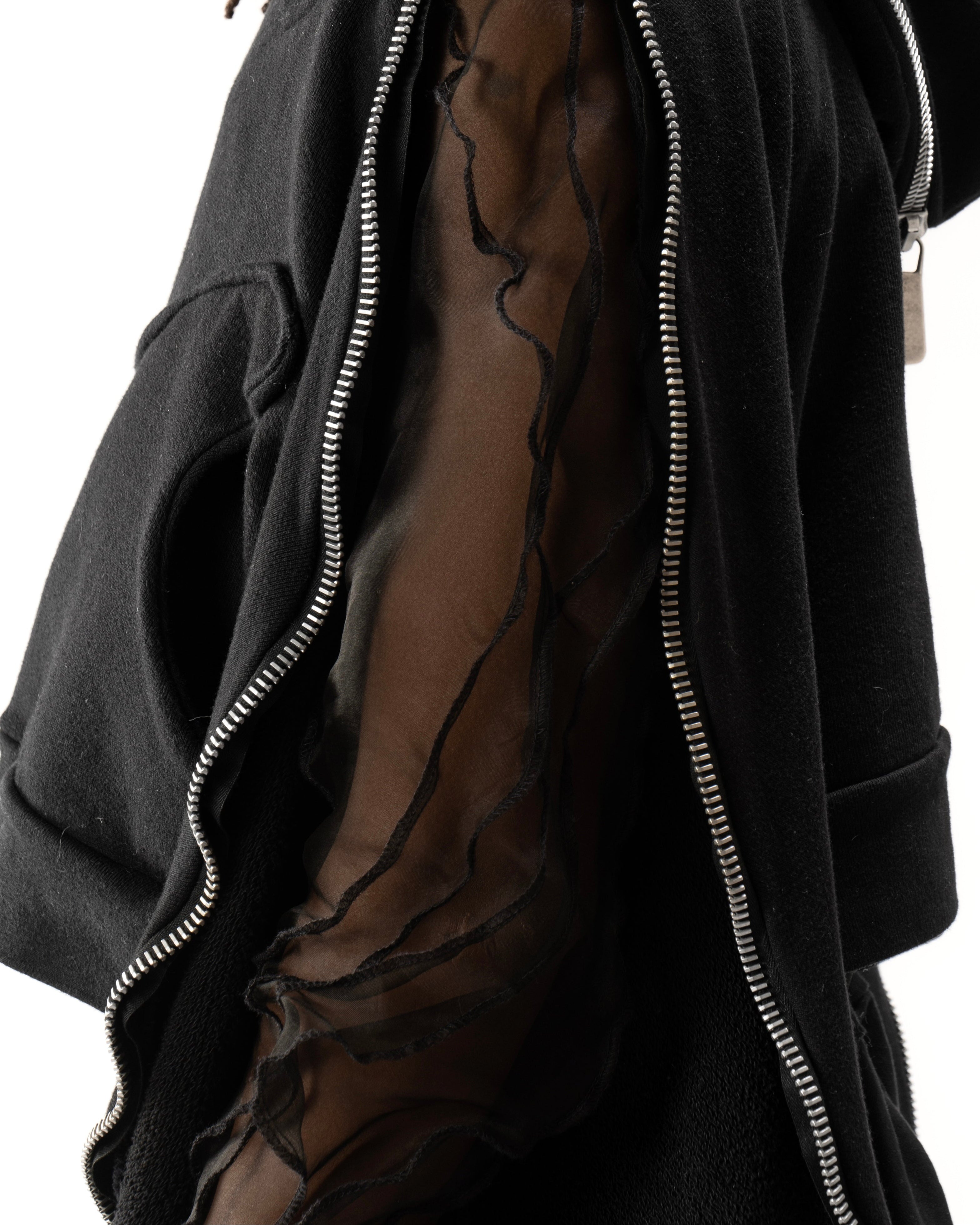 CROPPED BLACK METAMORPHIC  BUBBLE HOODIE
