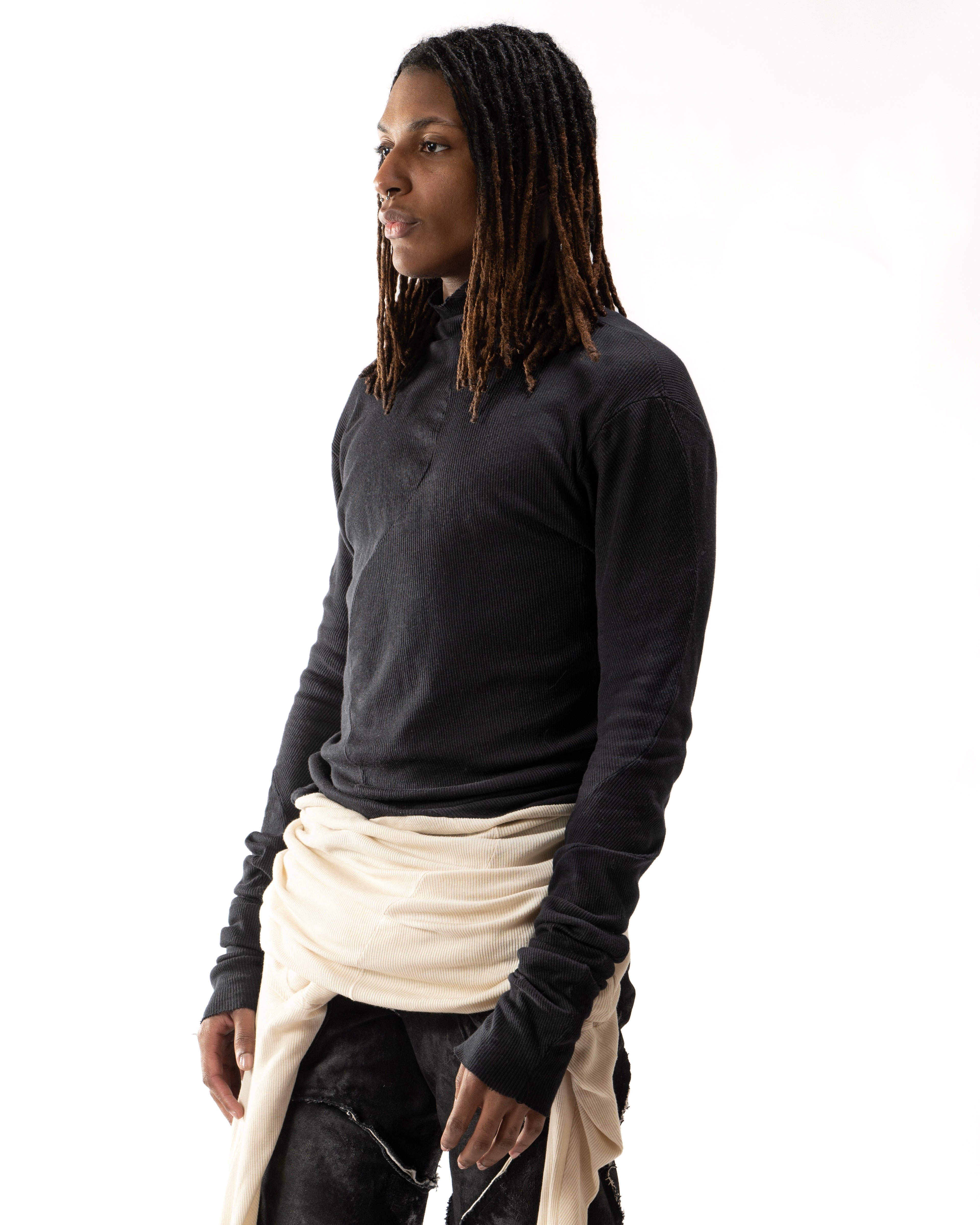 BLACK REVERSIBLE SPLIT TURTLENECK