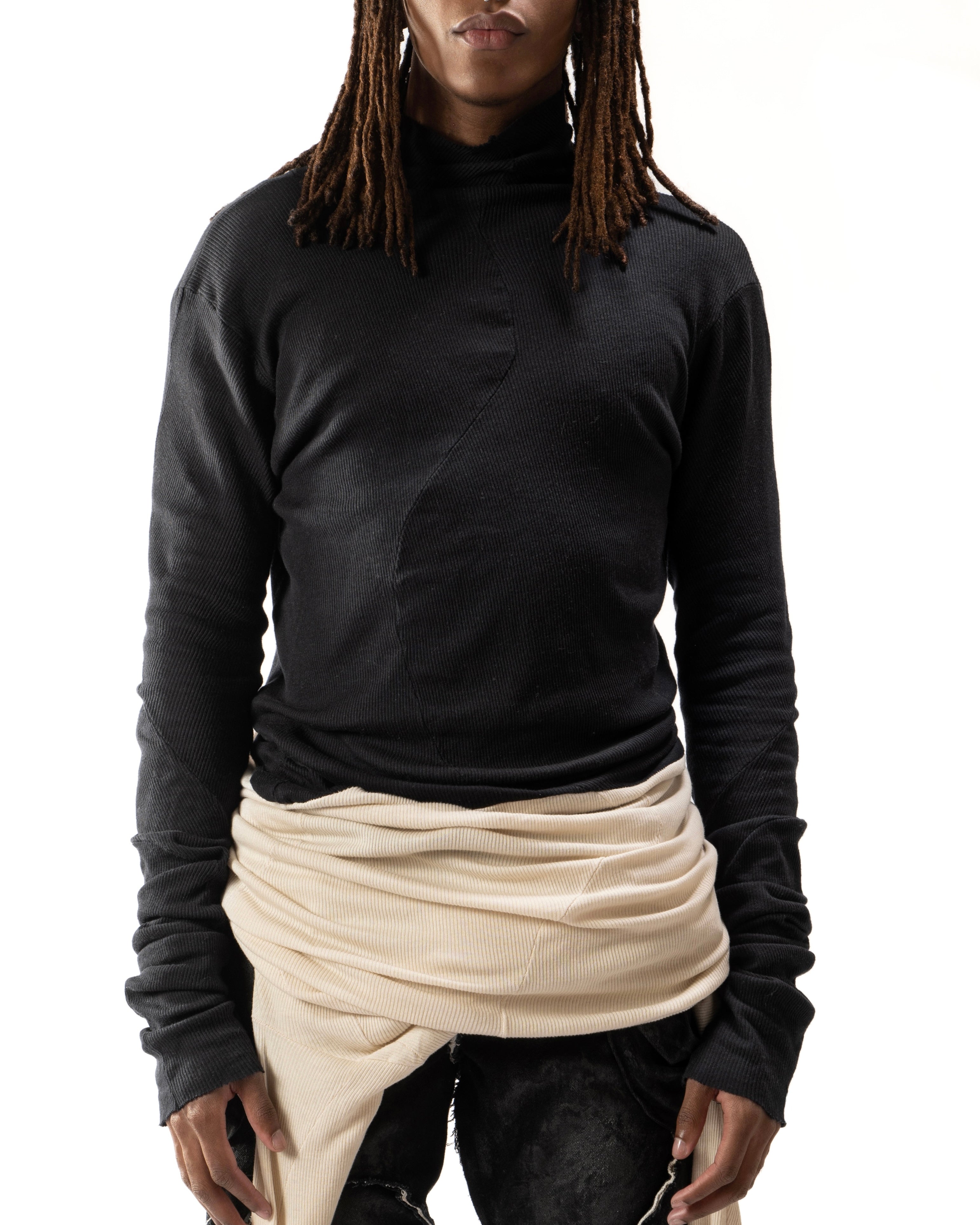 BLACK REVERSIBLE SPLIT TURTLENECK